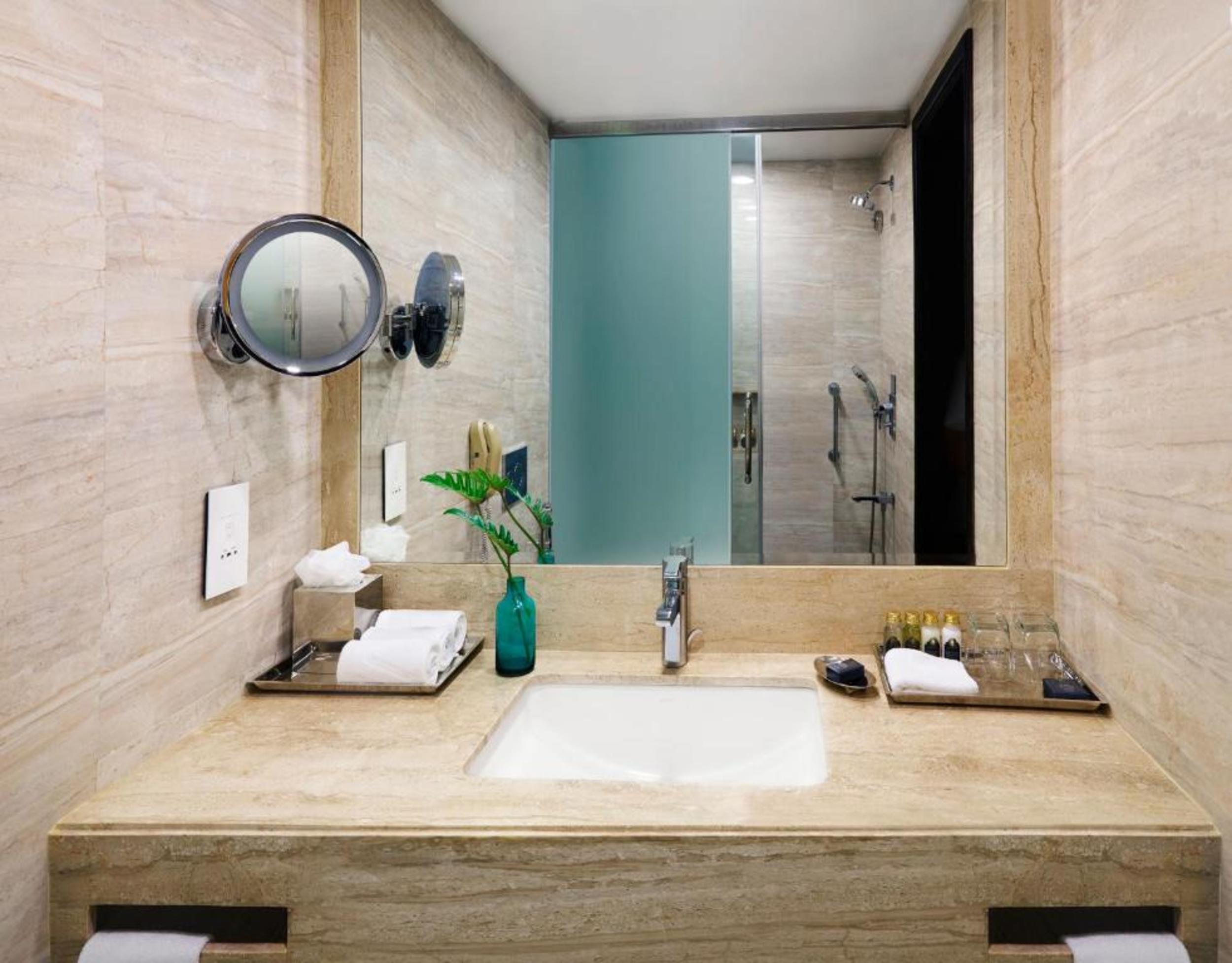 Taj Fort Aguada Resort & Spa, Goa Sinquerim ภายนอก รูปภาพ Bathroom