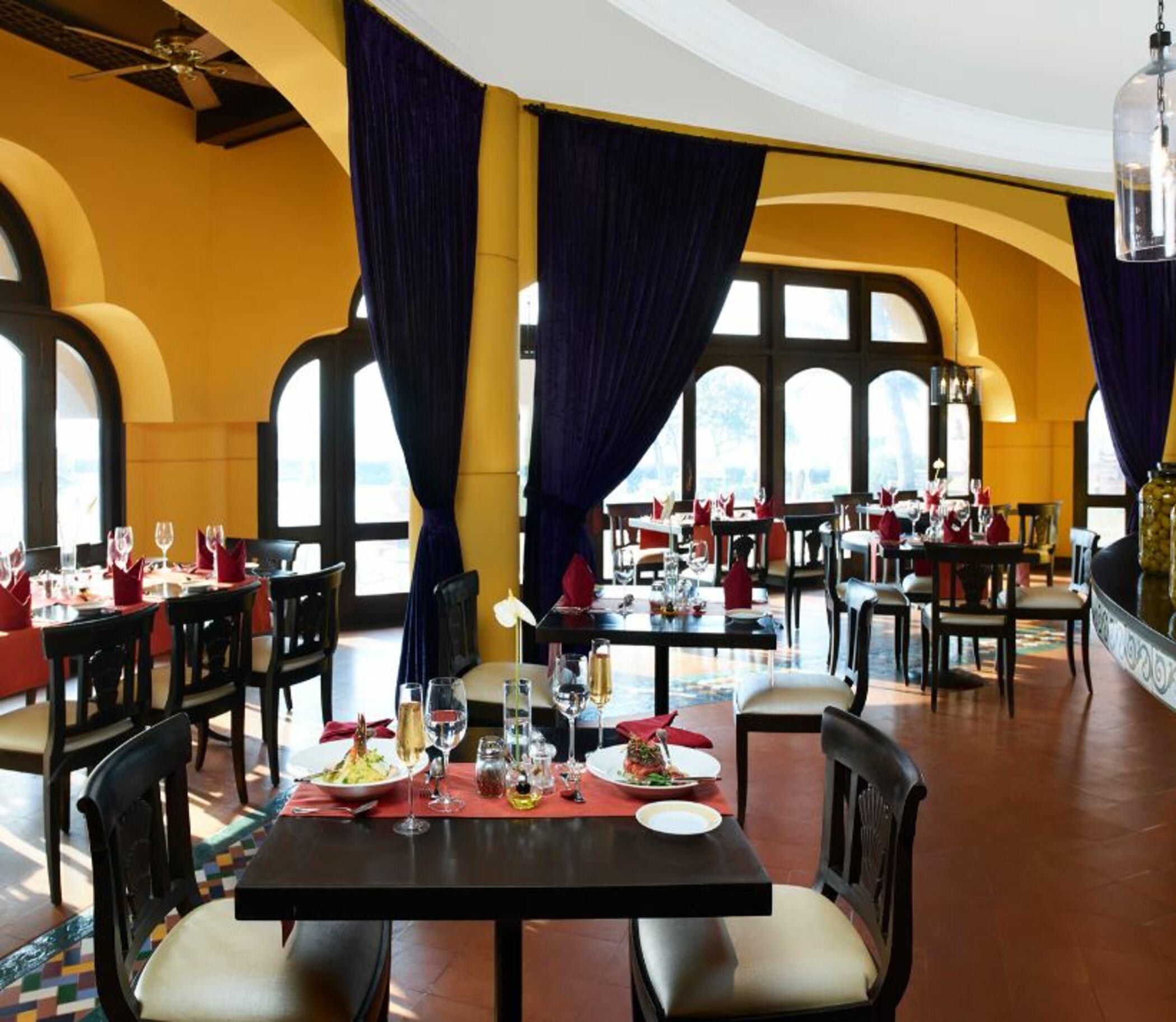 Taj Fort Aguada Resort & Spa, Goa Sinquerim ภายนอก รูปภาพ The restaurant