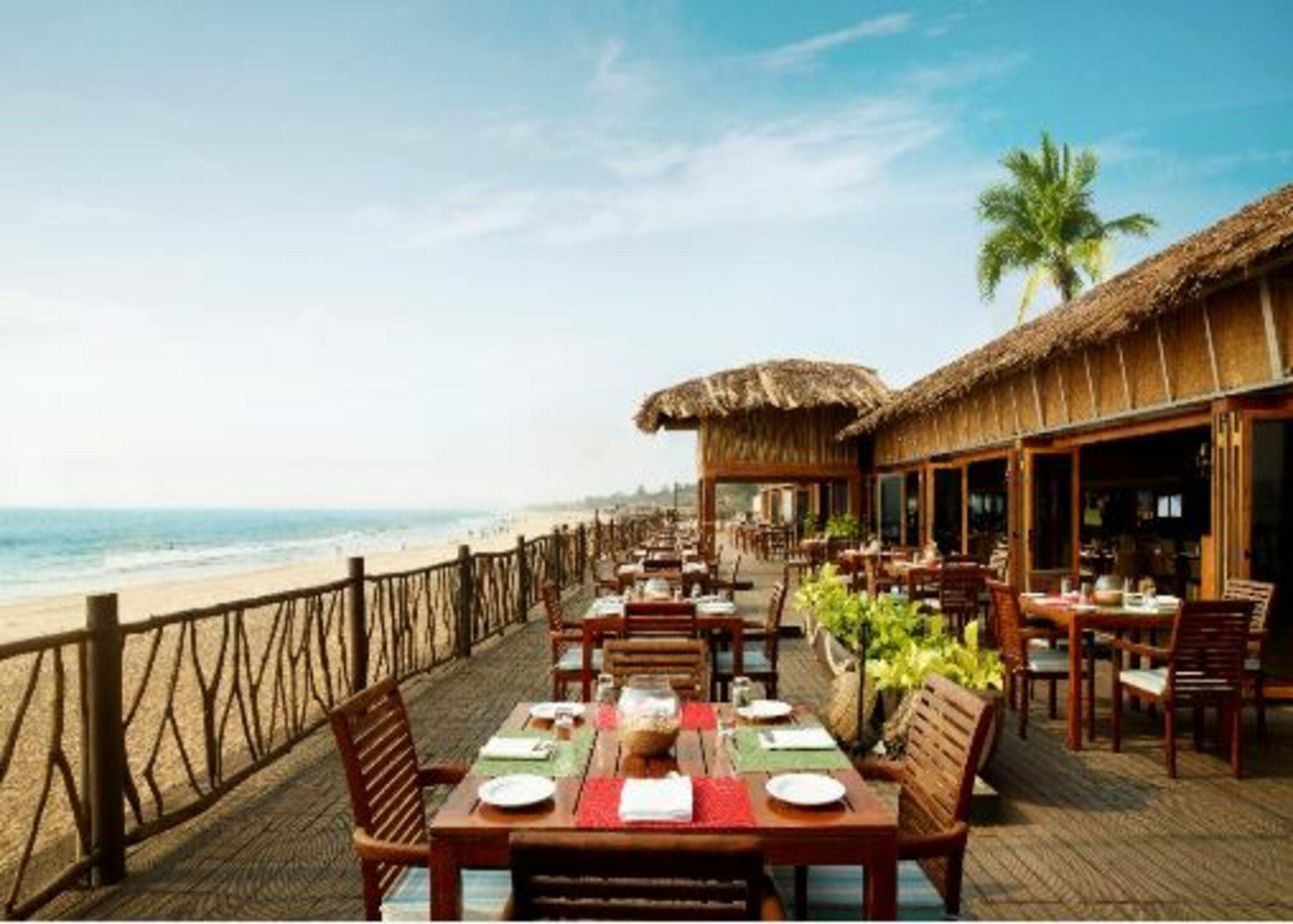 Taj Fort Aguada Resort & Spa, Goa Sinquerim ภายนอก รูปภาพ The restaurant at the beach