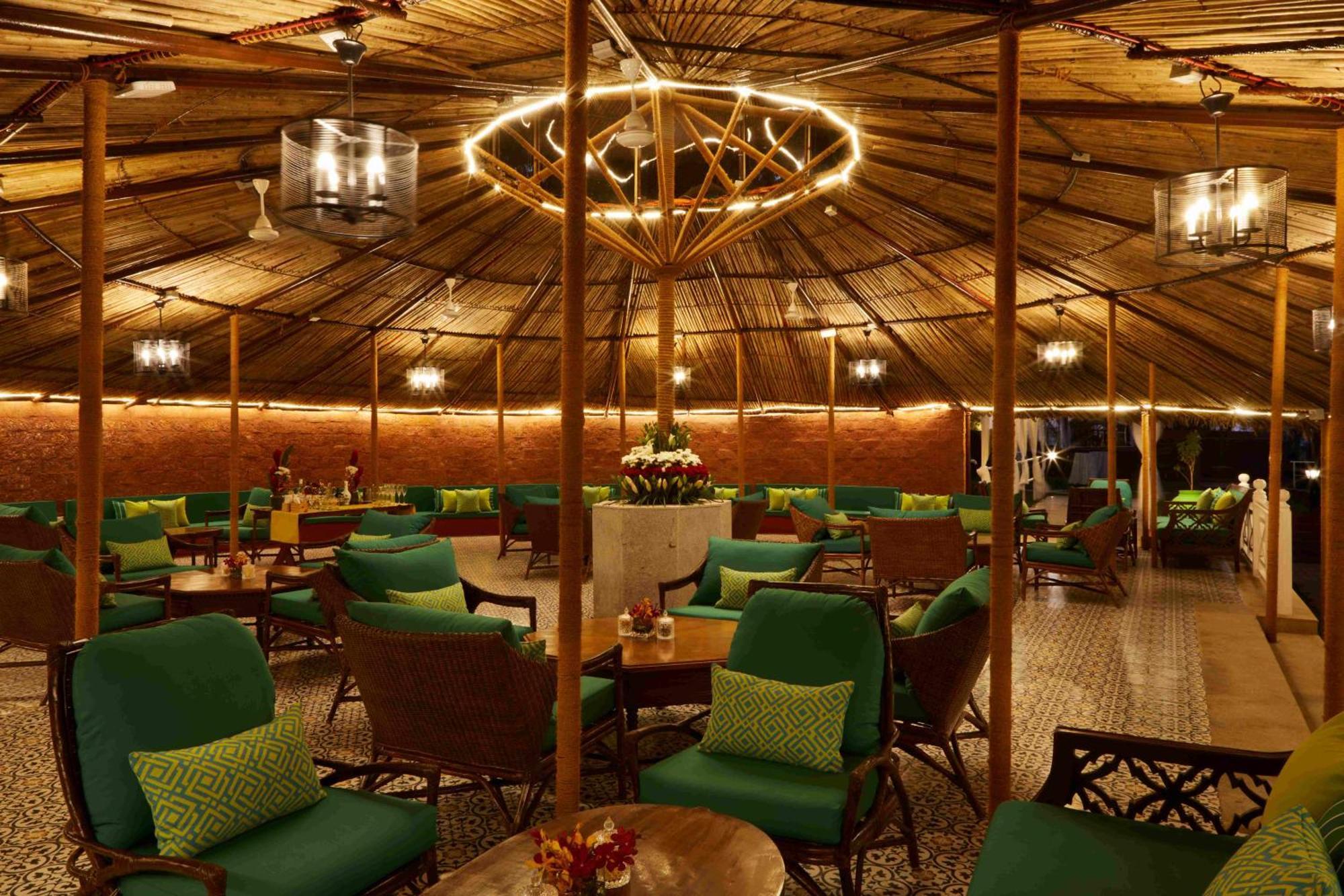 Taj Fort Aguada Resort & Spa, Goa Sinquerim ภายนอก รูปภาพ The interior of the restaurant