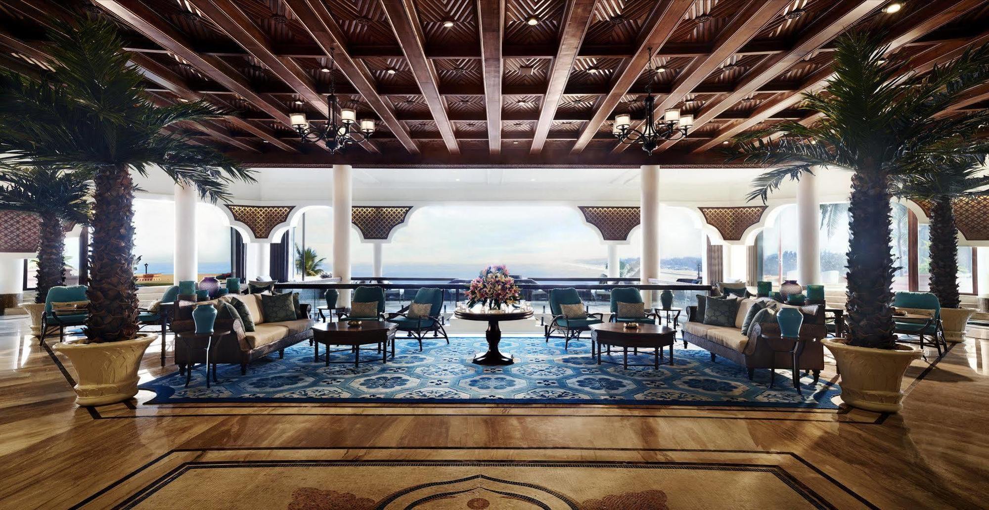 Taj Fort Aguada Resort & Spa, Goa Sinquerim ภายนอก รูปภาพ The lobby of the hotel