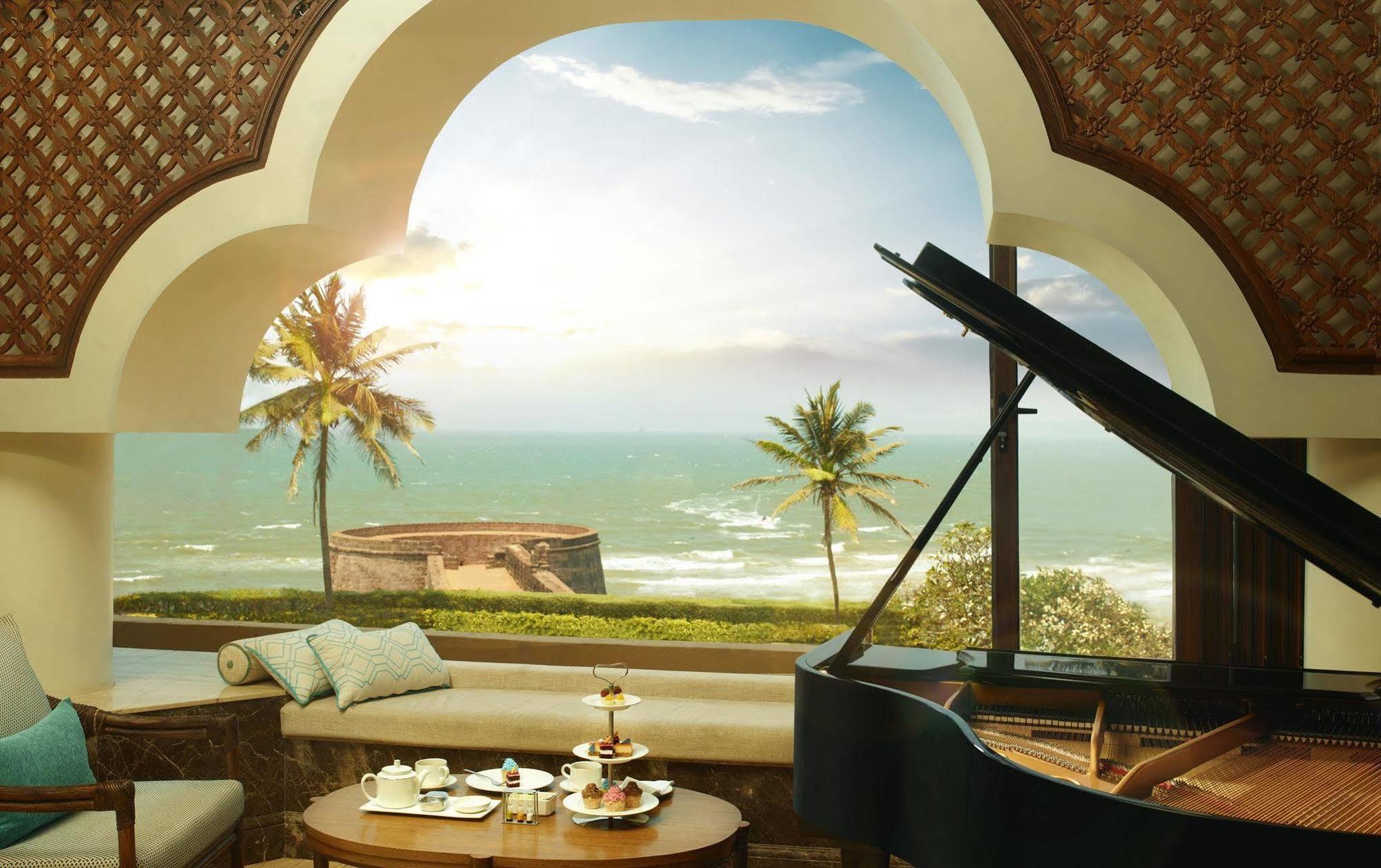 Taj Fort Aguada Resort & Spa, Goa Sinquerim ภายนอก รูปภาพ The piano lounge at the hotel