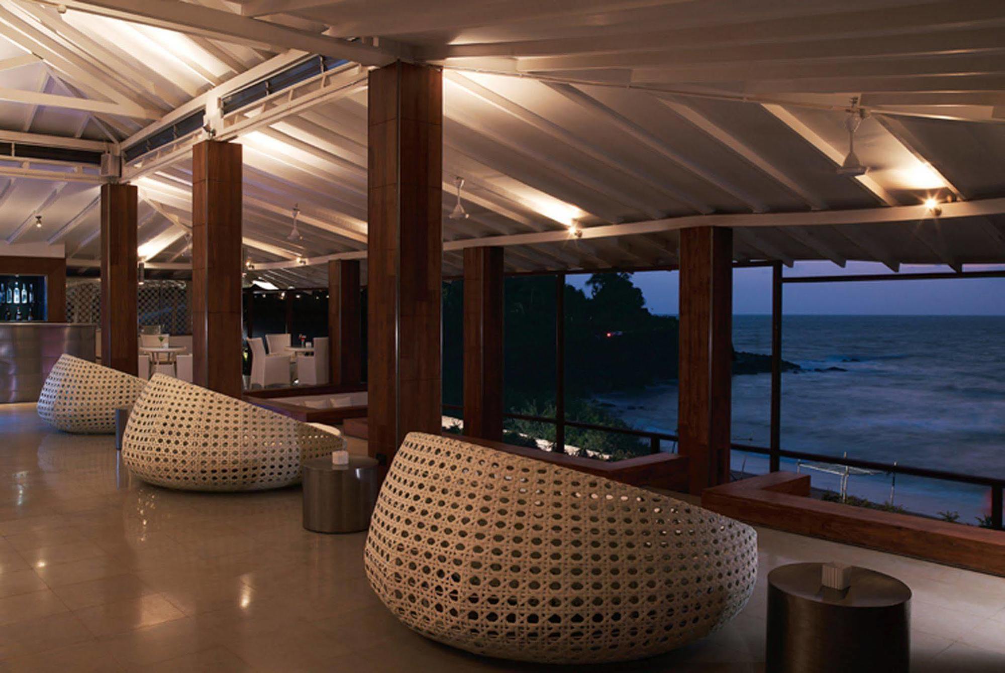 Taj Fort Aguada Resort & Spa, Goa Sinquerim ภายใน รูปภาพ The interior of the lounge
