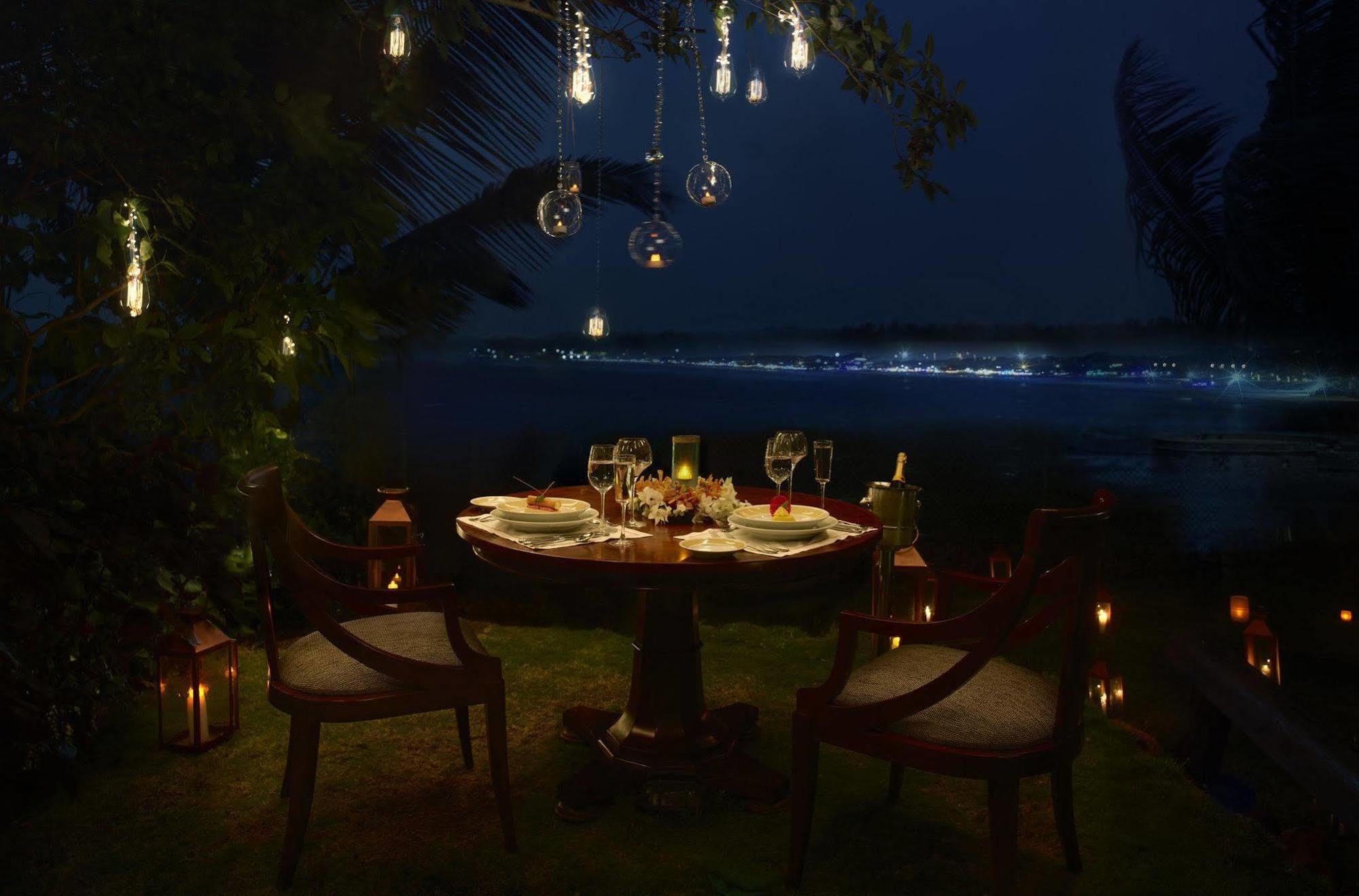 Taj Fort Aguada Resort & Spa, Goa Sinquerim ภายนอก รูปภาพ A private dining experience at the Taj Bengal